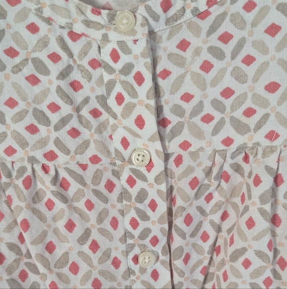 ✨ Loft Sleeveless Summer Blouse with Subtle Pink Diamond Print ✨ - Picture 6 of 7